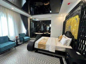Love Hotel Tô Ký